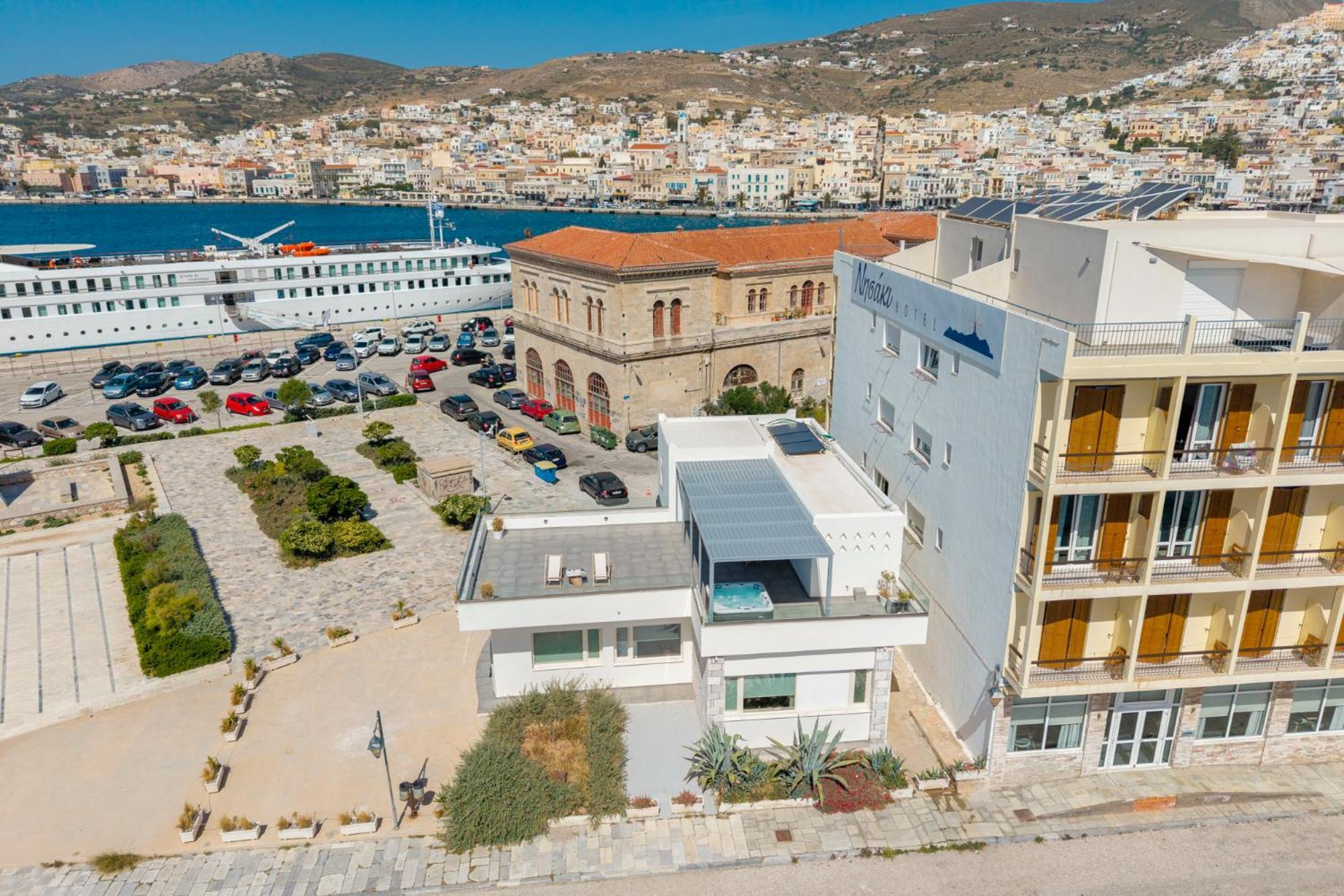 Nos Suites Ermoupoli Exterior photo